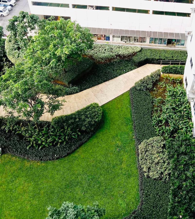 Myrvin At Grass Residences, Qc Манила Экстерьер фото