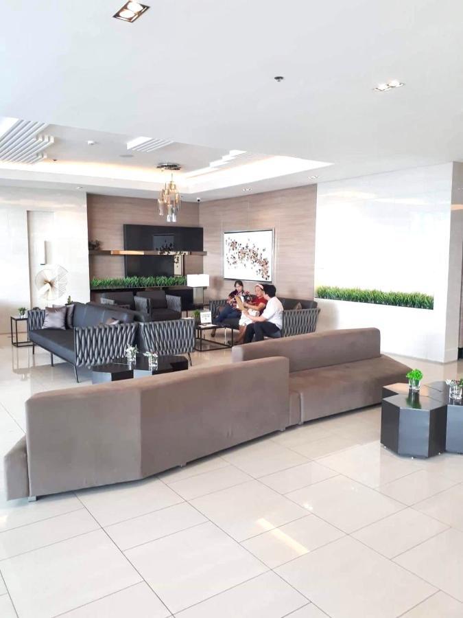 Myrvin At Grass Residences, Qc Манила Экстерьер фото